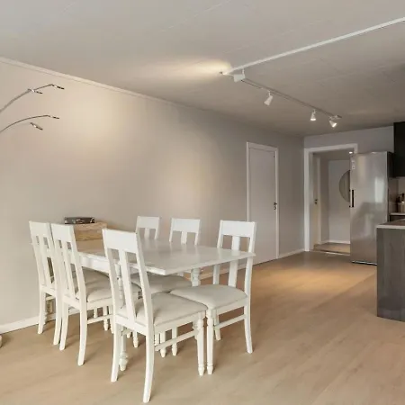 7br Nearby Ski, Swim, And Aurora View * Tromsø